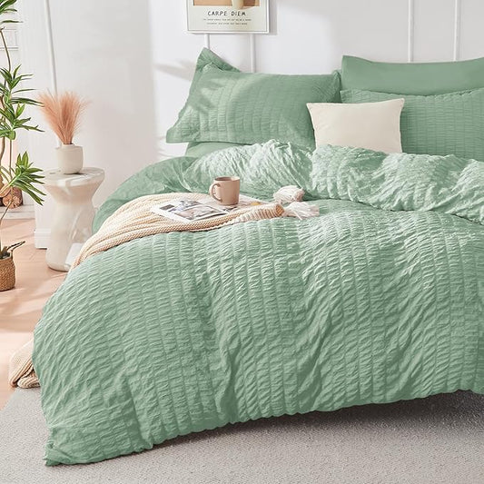 HYMOKEGE Sage Green Duvet Cover King Size, Ultra Soft 3-Piece Seersucker Duvet Cover Set with Zipper Closure, Soft Brushed Microfiber Bedding Set with 8 Corner Ties (104"x90", 2 Pillowshams)
