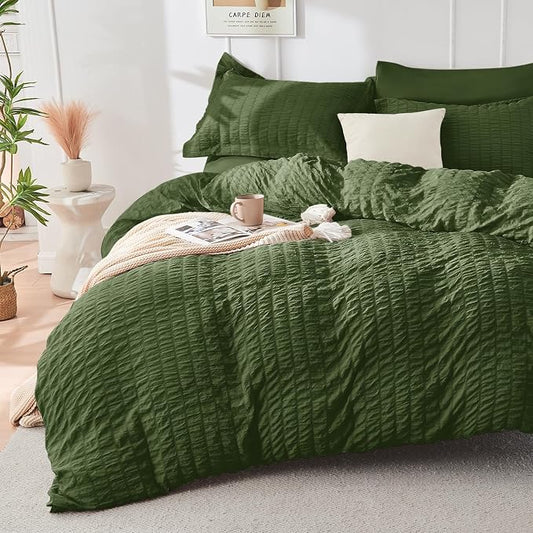 HYMOKEGE Olive Green Duvet Cover Queen Size, Ultra Soft 3-Piece Seersucker Duvet Cover Set with Zipper Closure, Soft Brushed Microfiber Bedding Set with 8 Corner Ties (90"x90", 2 Pillowshams)